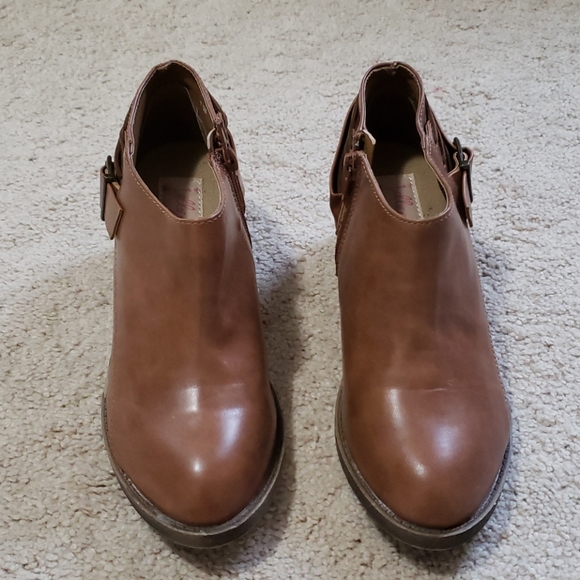 Jellypop Burbanks Booties - Picture 2 of 10